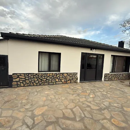 Serenity Mountain House Шале