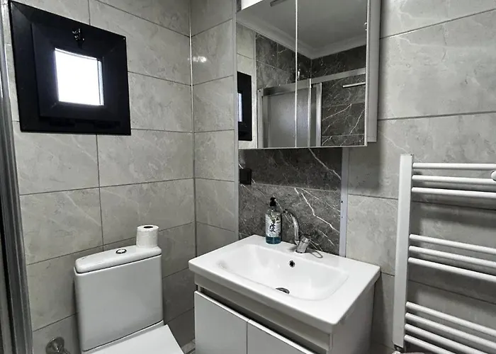 木屋 Serenity Mountain House