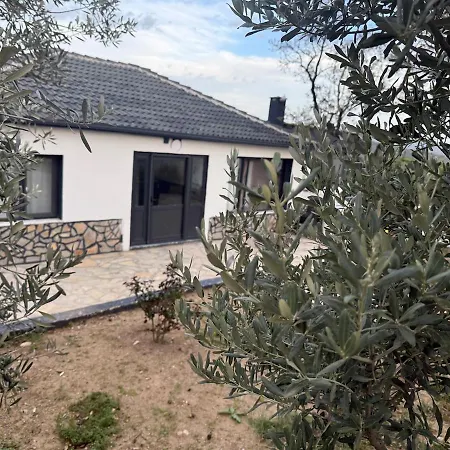 Serenity Mountain House シャレー